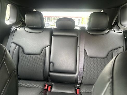 Used 2025 Jeep Compass Trailhawk AWD/4WD image 27
