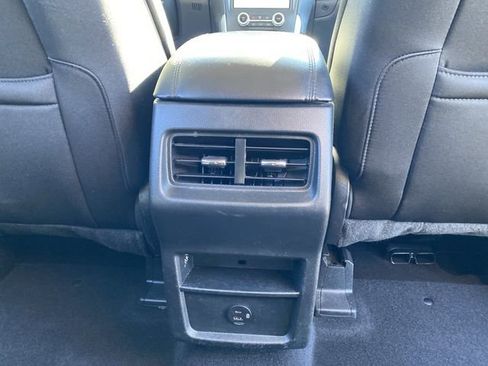 Certified 2022 Ford Edge SE w/ Black Appearance Package image 26