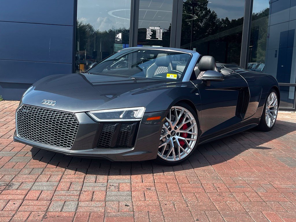 Used 2017 Audi R8 V10 w/ Carbon Exterior Package AWD/4WD image 1