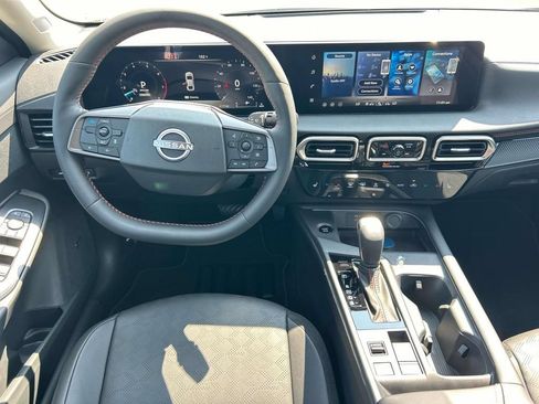 New 2027 Nissan Sentra SR w/ SR Premium Package FWD image 12