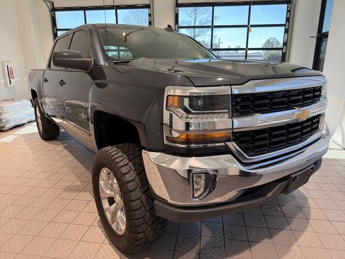 Used 2017 Chevrolet Silverado 1500 LT w/ Texas Edition image 7