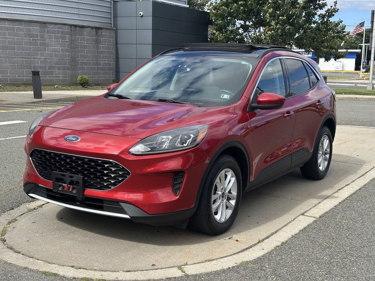 Used 2020 Ford Escape SE AWD/4WD image 1