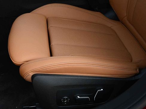 New 2026 BMW 330i Sedan w/ M Sport Package image 26