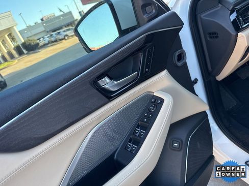 Used 2023 Acura MDX SH-AWD w/ Advance Package image 11