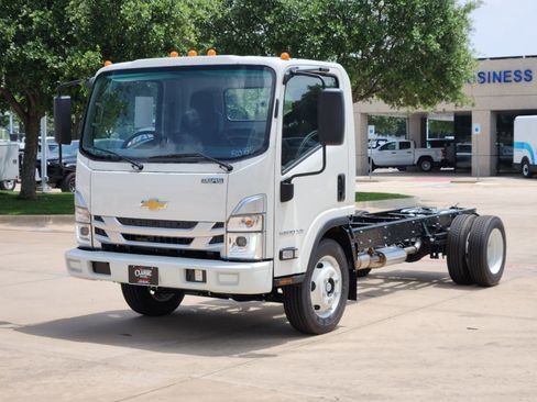 New 2025 Chevrolet Low Cab Forward 5500XG image 4
