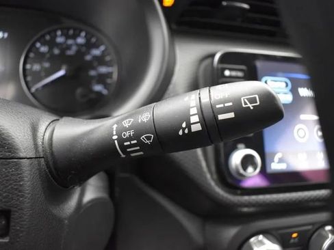 Used 2024 Nissan Kicks SV image 24