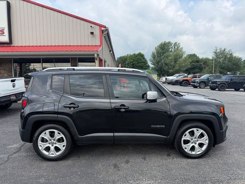 Used 2018 Jeep Renegade Limited w/ UConnect 8.4 Nav Group FWD image 3