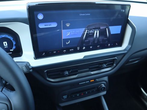 New 2025 Ford Bronco Sport Heritage w/ Convenience Package image 6