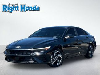 Used 2025 Hyundai Elantra Limited FWD video 2