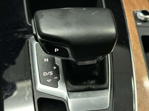 Used 2022 Audi Q5 2.0T Premium AWD/4WD image 23