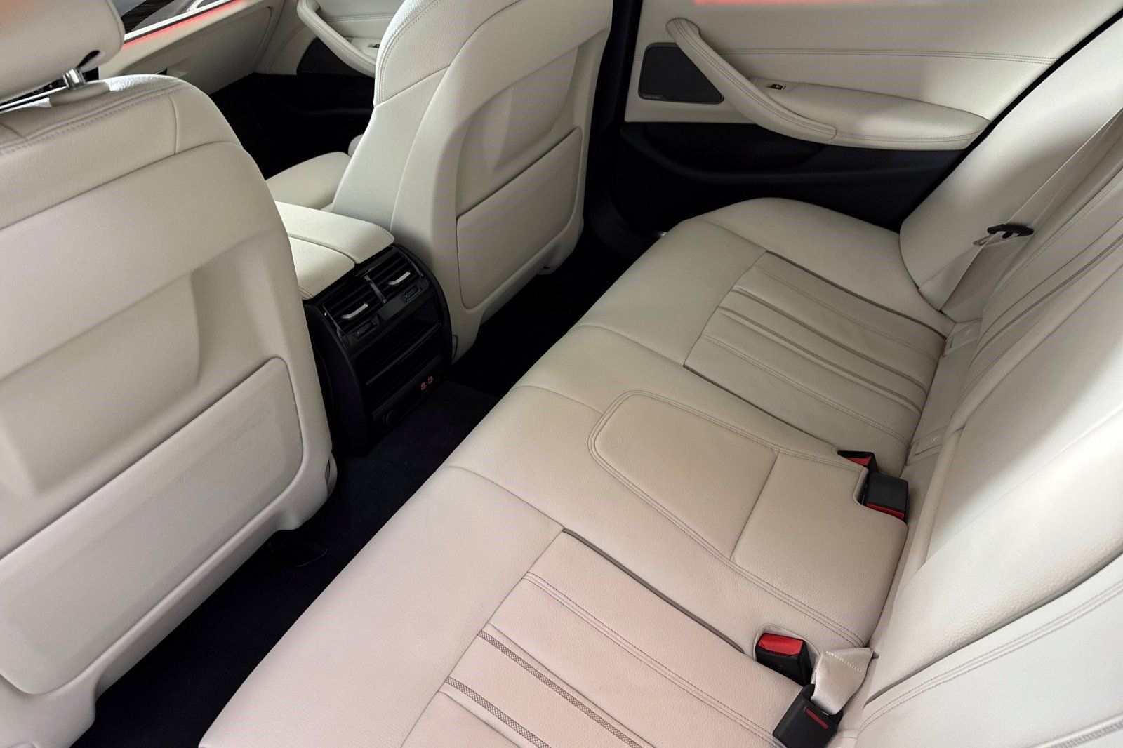 Used 2023 BMW 540i w/ M Sport Package RWD image 26