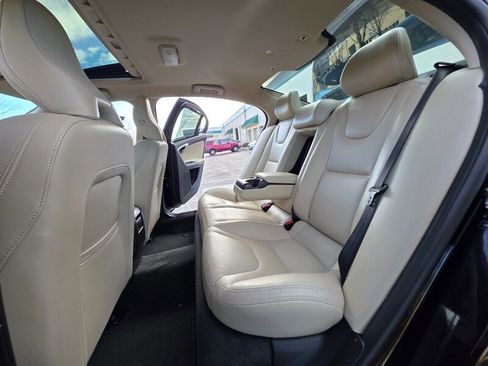 Used 2017 Volvo S60 T5 Inscription Platinum image 15