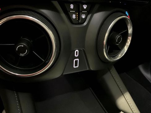 Used 2020 Chevrolet Blazer LT FWD image 16