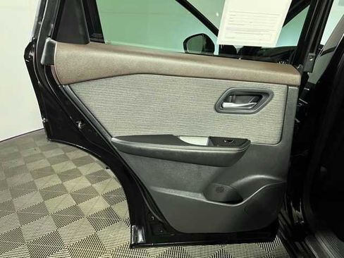 Certified 2022 Nissan Rogue SV image 23