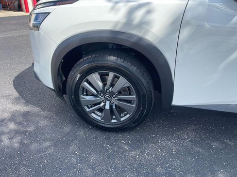 Used 2022 Nissan Pathfinder SV AWD/4WD image 7