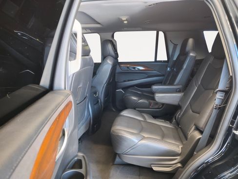Used 2018 Cadillac Escalade Luxury w/ LPO, Radiant Package RWD image 24