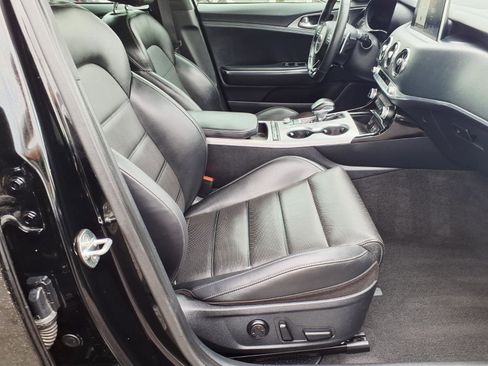 Used 2019 Kia Stinger GT2 image 11