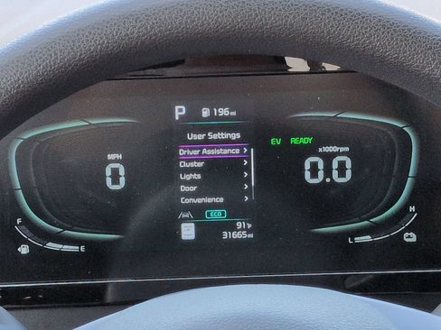 Used 2025 Kia Sportage LX FWD image 28