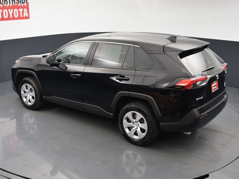 Used 2024 Toyota RAV4 LE AWD/4WD image 18