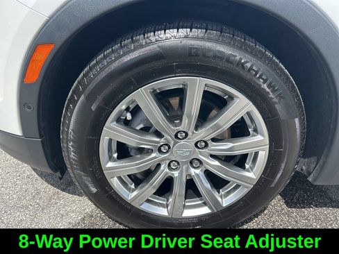 Used 2022 Cadillac XT4 Premium Luxury w/ Enhanced Visibility Package FWD image 20