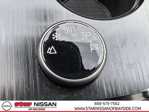 Used 2023 Nissan Rogue SV image 26