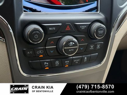 Used 2018 Jeep Grand Cherokee Limited AWD/4WD image 17