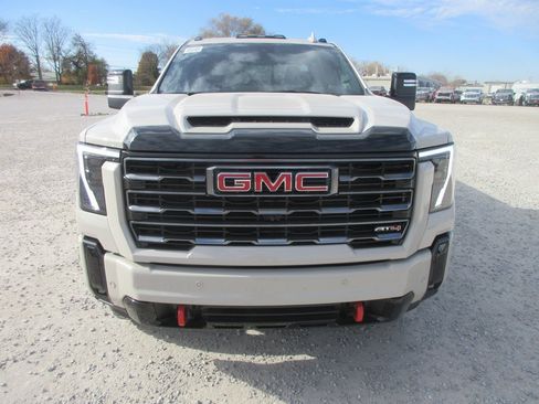 New 2026 GMC Sierra 2500 AT4 image 12