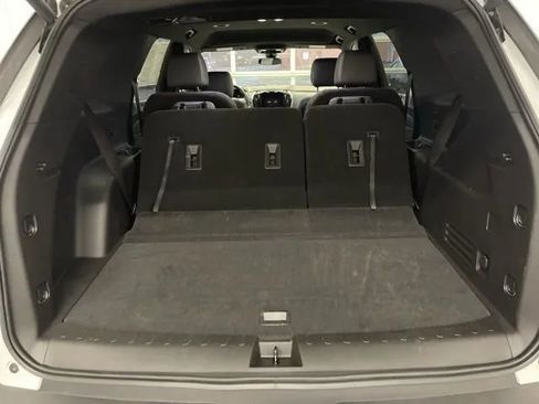 Used 2023 Chevrolet Traverse LT AWD/4WD image 16