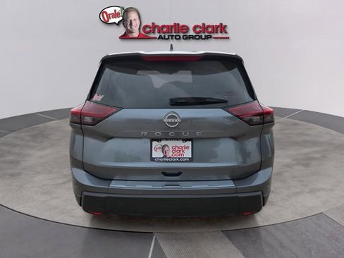 Certified 2025 Nissan Rogue SV image 5