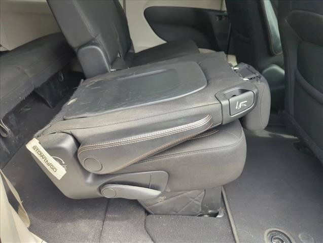 Used 2018 Chrysler Pacifica Touring Plus FWD image 27