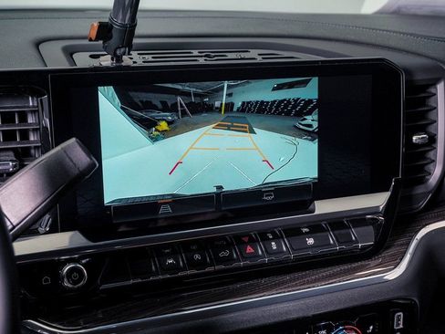 Used 2024 GMC Sierra 1500 Elevation image 25