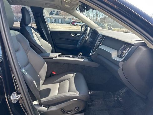 Certified 2025 Volvo XC60 B5 Plus image 15