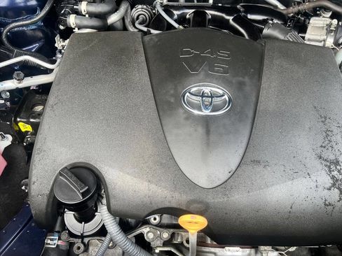 Used 2022 Toyota Highlander XSE image 19