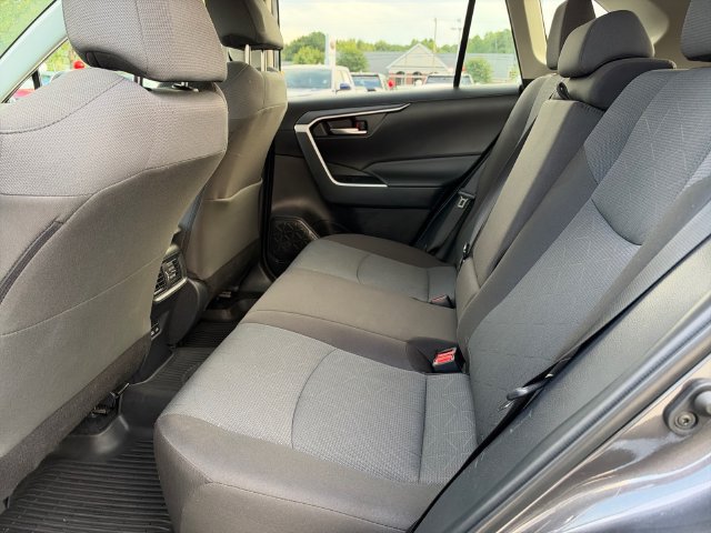 Used 2025 Toyota RAV4 XLE FWD image 14