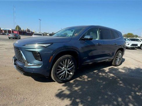 New 2026 Buick Enclave Avenir w/ Super Cruise Package image 4
