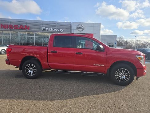 Used 2024 Nissan Titan SV w/ Accessory Utility Package image 8