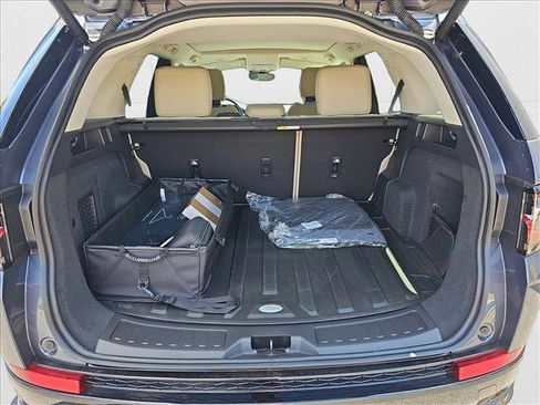 New 2024 Land Rover Discovery Sport S image 7