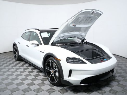 Certified 2025 Porsche Taycan 4S AWD/4WD image 30