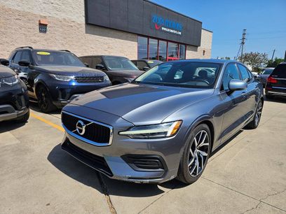 Used 2019 Volvo S60 T6 Momentum w/ Premium Package