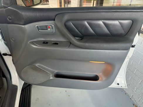 Used 1999 Toyota Land Cruiser image 16