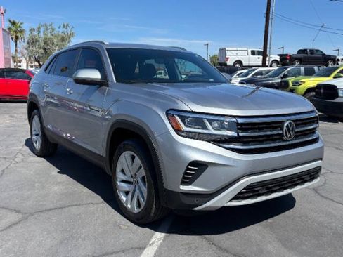 Used 2021 Volkswagen Atlas Cross Sport SE w/ Panoramic Sunroof Package FWD image 1