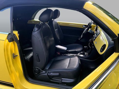 Used 2014 Volkswagen Beetle 2.5 FWD image 8