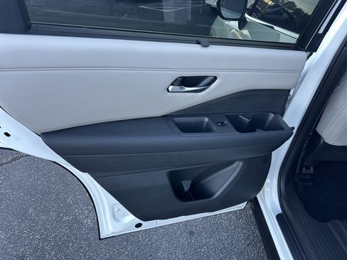 Used 2022 Nissan Pathfinder SL w/ Cargo Package image 25