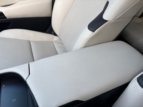 Used 2025 Lexus ES 300h w/ Premium Package FWD image 14