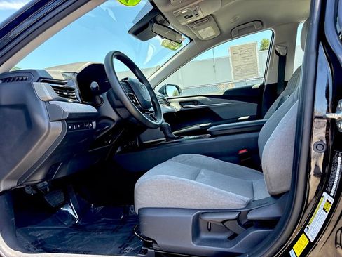 Used 2025 Toyota Camry LE FWD image 11