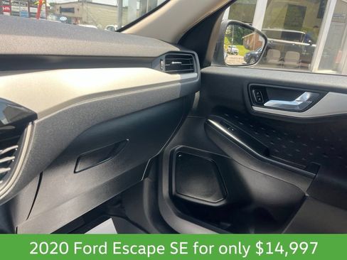 Used 2020 Ford Escape SE FWD image 19