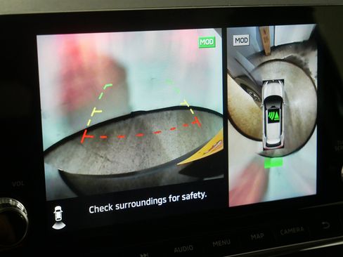 New 2025 Mitsubishi Outlander SE image 9