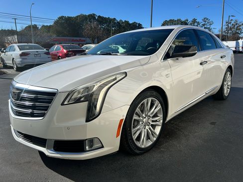 Used 2019 Cadillac XTS Luxury image 4