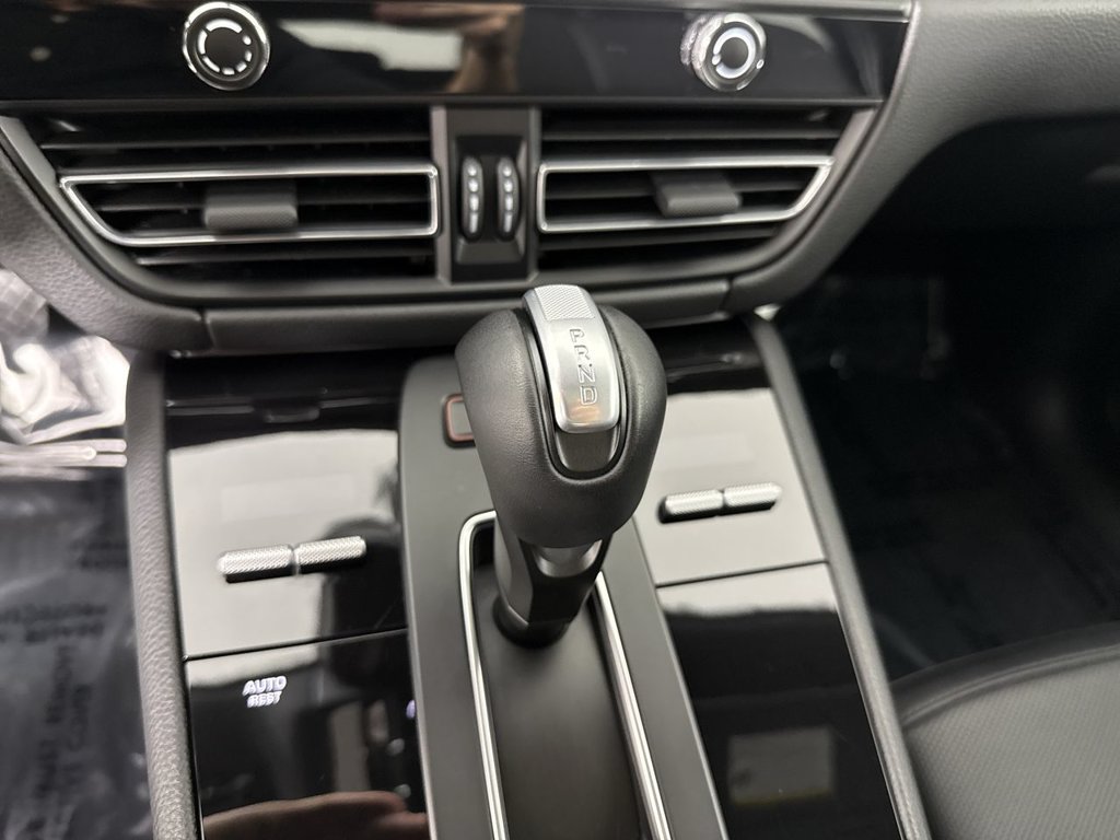 Certified 2025 Porsche Macan S AWD/4WD image 33