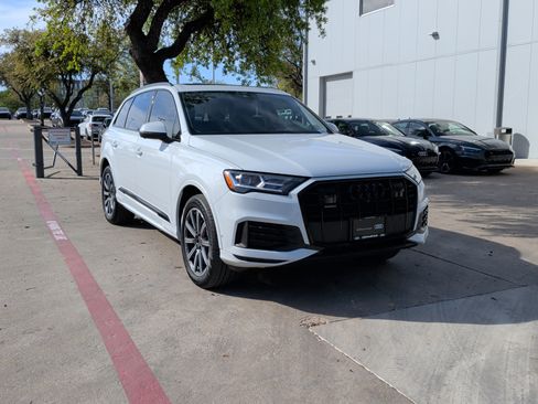 Used 2023 Audi Q7 Premium Plus w/ Premium Plus Package image 2